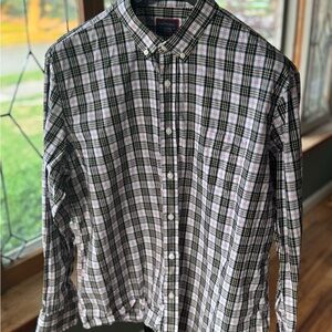 UNTUCKit Black and White Casual Button Down Shirt